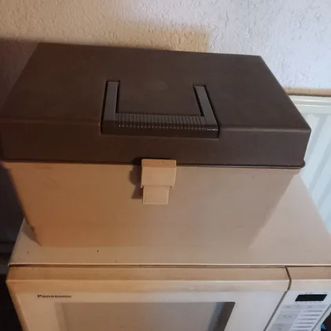 naaidoos / naaibox, retro - erg handig, alles bij de hand