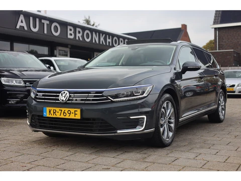 Volkswagen Passat Variant 1.4 TSI GTE I PANO I CARPLAY I TREKHAAK I ACC