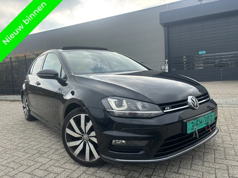 Volkswagen Golf 1.6 TDI R line Dsg7 Leer Pano Clima Cruise Camera