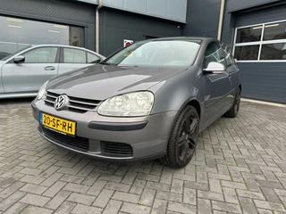 VOLKSWAGEN GOLF 1.4 FSi met trekhaak + airco, APK tot 05-2027!