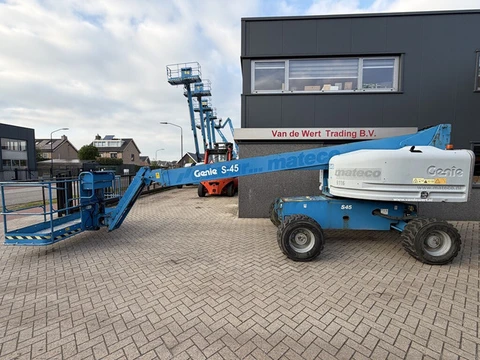 GENIE S-45 Telescoop hoogwerker / boomlift  4x4 DEUTZ DIESEL 5532uur 15,7M Werkhoogte 2014