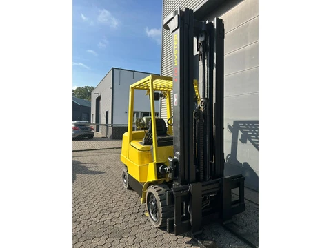 Hyster S4.00XM 4 ton LPG heftruck (bj 2004)