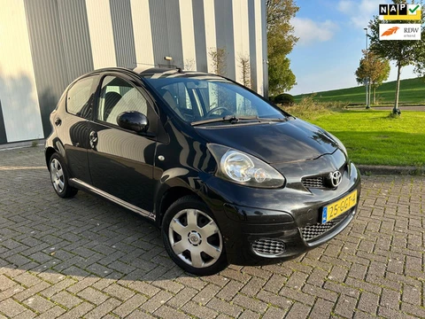 Toyota Aygo 1.0-12V 5 Deurs-Airco-Elekpakket-2 Sleutels