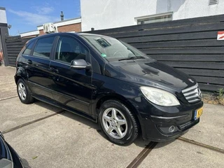 Mercedes-Benz B-klasse 180 ZEER NETTE AUTOMAAT-ZONDER MANKEMENTEN-APK 31-03-2027