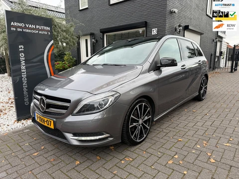 Mercedes-Benz B-klasse 180 Ambition / Panodak / Led / Trekhaak