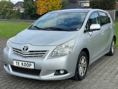 TOYOTA VERSO 1.8 VVT-I Business Automaat/ ECC/ Pano/ Navi/ Cruise/ Trekhaak/ PDC V+A