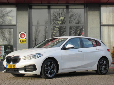 BMW 1-serie 118i Executive Business| Automaat| 136-PK| | Climate-Airco | Apple Carplay | Camera| Met