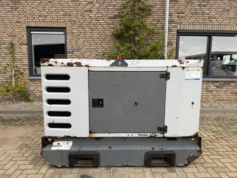 SDMO R33 C3 Mitsubishi Leroy Somer 33 kVA Silent Rental generatorset Stage 3A
