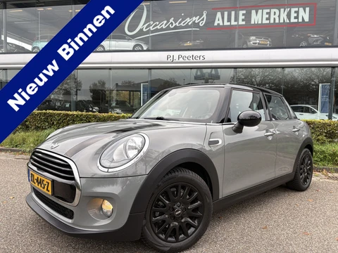 MINI 5-deurs 1.5 Cooper Business Airco - Cruise control - Bluetooth - Navigatie - Licht metalen velg