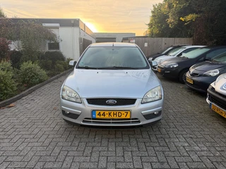Ford Focus Wagon 1.6-16V Ambiente