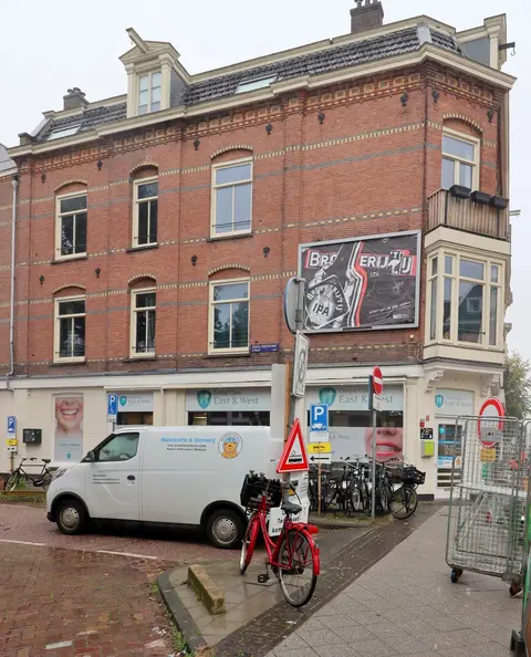 Woning aan de Linnaeusstraat te Amsterdam
