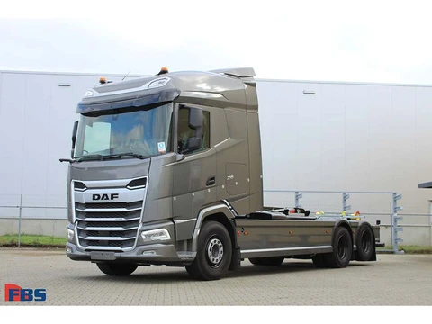DAF XG 530 6x2 Hiab ULT26S61 26 Ton Haakarm | 2026 NIEUW | containersysteem - Direct Leverbaar