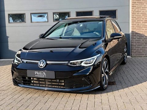 Volkswagen GOLF 8 1.5 eTSI R-Line |IQ|Pano|HK|