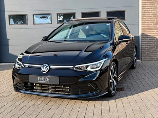 Volkswagen GOLF 8 1.5 eTSI R-Line |IQ|Pano|HK|
