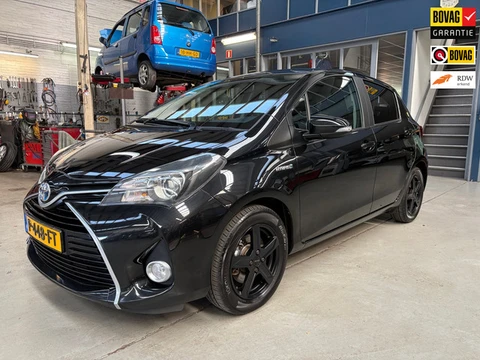 Toyota Yaris 1.5 Hybrid Trend | Afn. trekhaak | Camera | LM velgen | Bluetooth | Getint glas | Rijkl