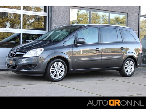 Opel Zafira 1.8 140 Pk Cosmo 7 zitplaatsen Leder + trekhaak