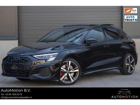 Audi A3 Sportback 45TFSIe S-line Competition PANO MATRIX CAMERA SFEER STOELVERWERWARMING