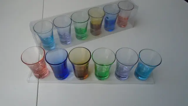 SHOTGLAASJES 6 DLG SET DIVERSE KLEUREN NIEUW