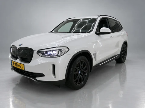 BMW IX3 Executive 80 kWh SOH 96% 3 Fase [trekhaak Panorama Navi Apple / Andr