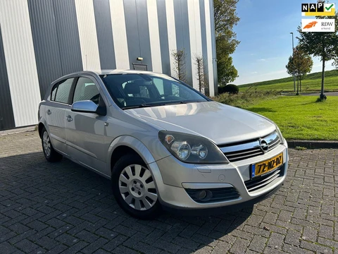 Opel Astra 1.6 Cosmo Nw APK-Airco-Cruise-Elekpakket-Trekhaak