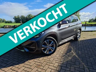 BMW X1 SDrive20i High Executive Sportstoelen Led koplampen 18 inch Stoelverwarming Trekhaak