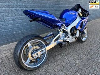 Yamaha Sport YZF-R1