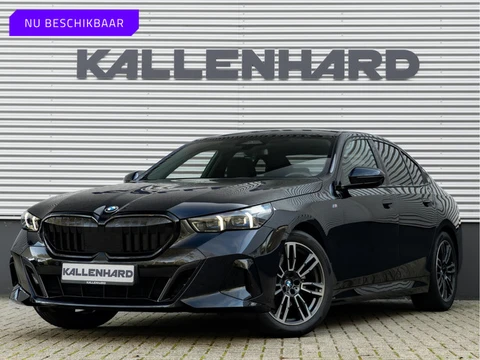 BMW 5 Serie 520i M-Sport - Pano - Trekhaak - Harman Kardon - Driving Ass Plus