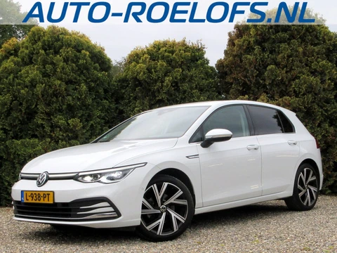 Volkswagen Golf 1.5 eTSI Style Automaat * Led * Camera *