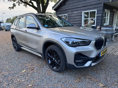 BMW X1 sDrive18i Business Edition (bj 2022, automaat)