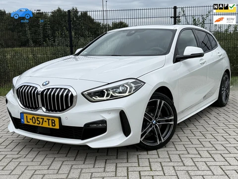 BMW 1-serie 116i High Executive M-Sport| PANO | Sport-/Schaalstoelen| M pakket | Carplay |
