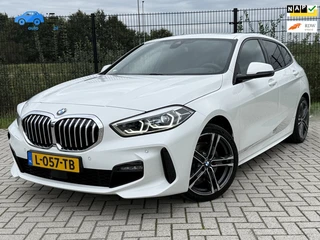BMW 1-serie 116i High Executive M-Sport| PANO | Sport-/Schaalstoelen| M pakket | Carplay |