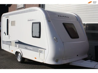 Hobby 400 SFE Garantie, Frans Bed, Trein Zit, Eind Keuken, Vast Toilet, Luifel, Mover, 3Persoons, Bo