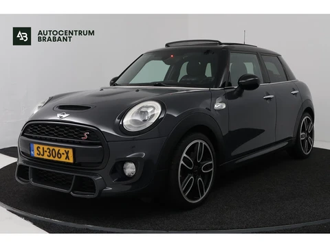 MINI 5-deurs 2.0 Cooper S Chili Serious Business JCW (PANORAMADAK, H/K AUDIO, CRUISE CONTROL)