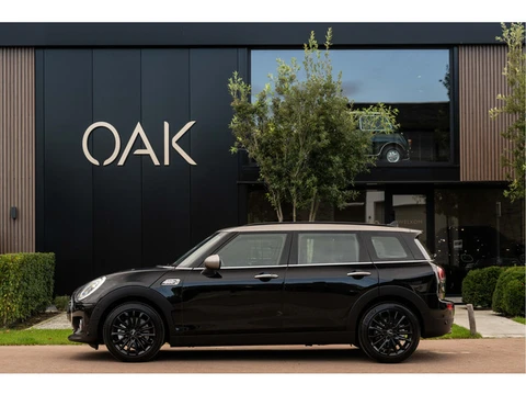 MINI Clubman 1.5 Cooper Chili Aut. | Navigatie | Half Leder | LED | PDC | 17"LM | Midnight Black