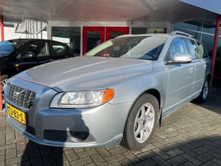VOLVO V70 2.5T 200PK Momentum Automaat  200 PK  Half Leder  Xenon  Dealer auto 