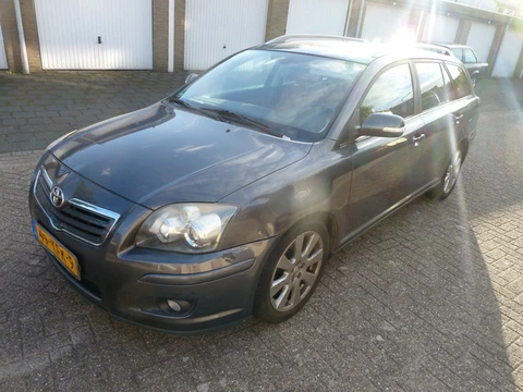 Toyota Avensis Wagon 2.0 VVTi Luna Business