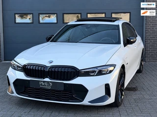 BMW 3-serie 330e|M-sport pro|HUD|Pano|50 jahre edition| laser headlight