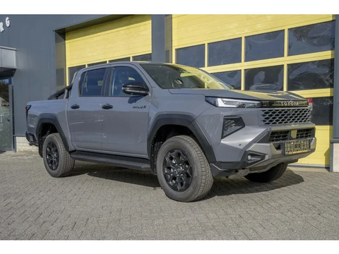 Toyota HiLux 2.8 D-4D Hybrid Invincible JBL Full Options