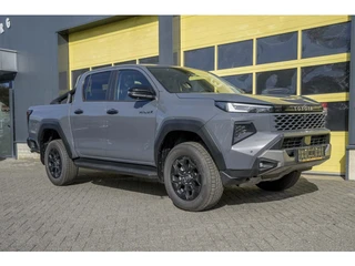 Toyota HiLux 2.8 D-4D Hybrid Invincible JBL Full Options