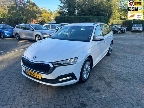 Skoda Octavia Combi 1.0 TSI Business Edition , navigatie , pdc voor en achter