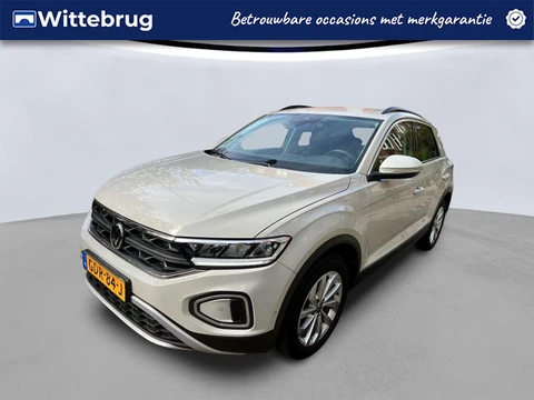 Volkswagen T-Roc 1.0 TSI 115pk Life Edition / Navigatie by APP / Camera / LM 17 inch / Climate contr