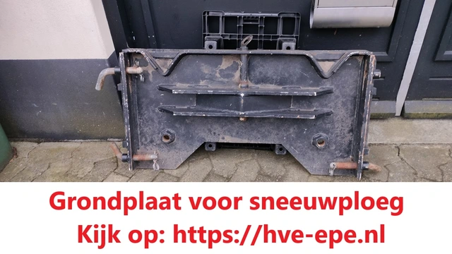 Grondplaat / aanbouwdeel sneeuwploeg ( zie foto's )