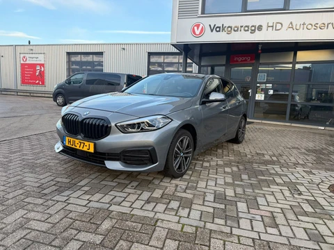 BMW 1-serie 118i (bj 2024, automaat)