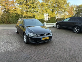 Volkswagen Golf 1.0 TSI Comfortline CLIMA NAVI PDC V+A CRUISE