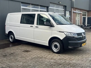 Volkswagen Transporter 2.0 TDI L2H1 30 DC 150pk Automaat Airco Cruise controle Apple carplay Navigat