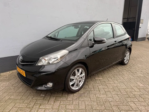 Toyota Yaris 1.3 VVT-i Dynamic - Volledig Onderhouden