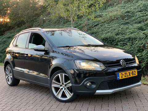 Volkswagen Polo CROSS 1.6 TDI Highline FULL OPTION !