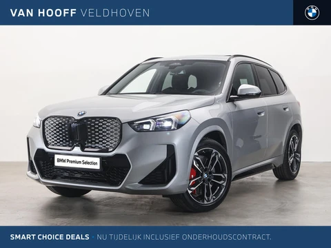 BMW iX1 eDrive20 M Sport / Panoramadak / Trekhaak / Sportstoelen / M Adaptief onderstel / Head-Up / 