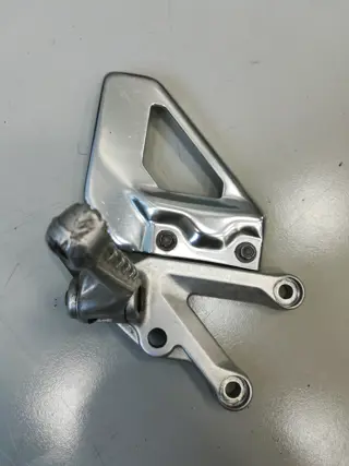 VOETSTEUN RECHTS Aprilia RSV 1000 2004 - 2005