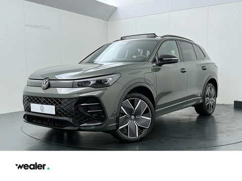 Volkswagen Tiguan 1.5 eHybrid R-Line Edition | 204 PK | SoH 100% | Trekhaak wegklapbaar | Adaptive C